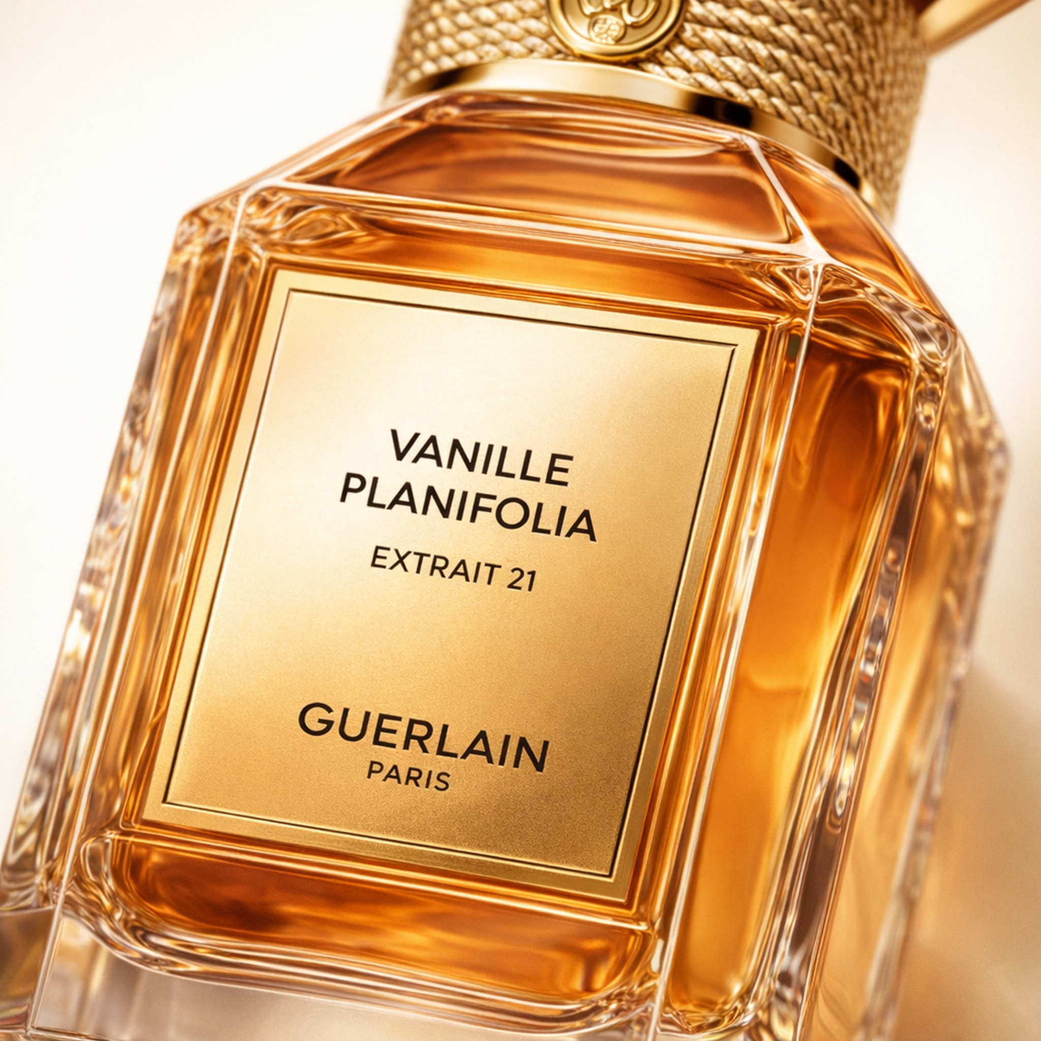 Guerlain L'art & la Matiere Bergamote Fantastico Extrait 11 Parfum macro label detail gallery showcase