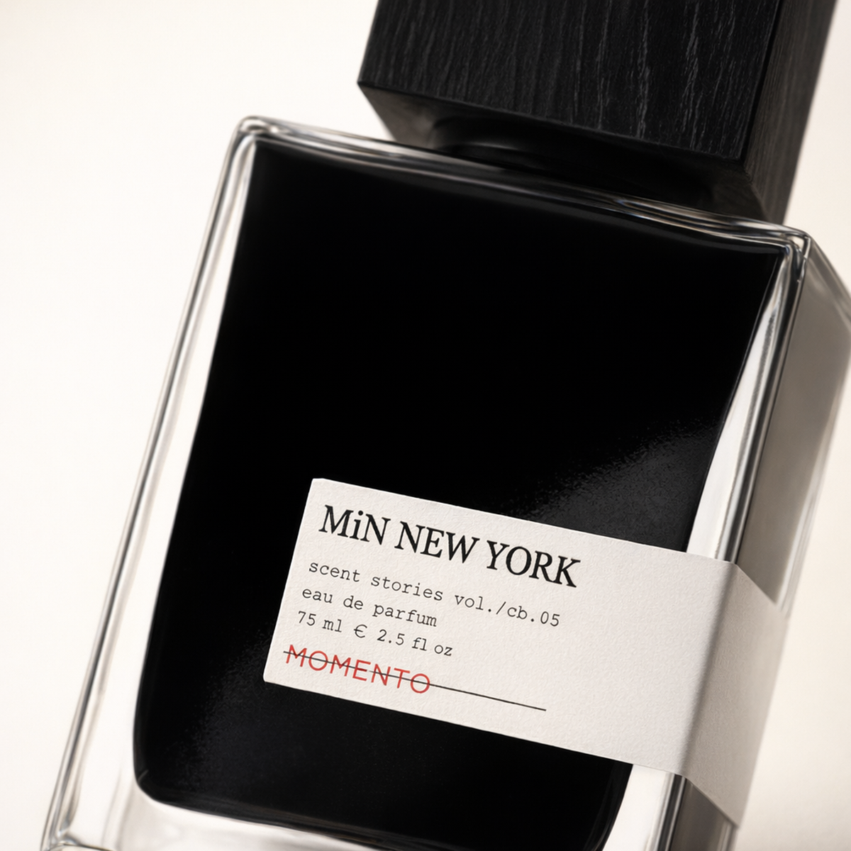Min New York Momento Travel EDP macro label detail gallery showcase