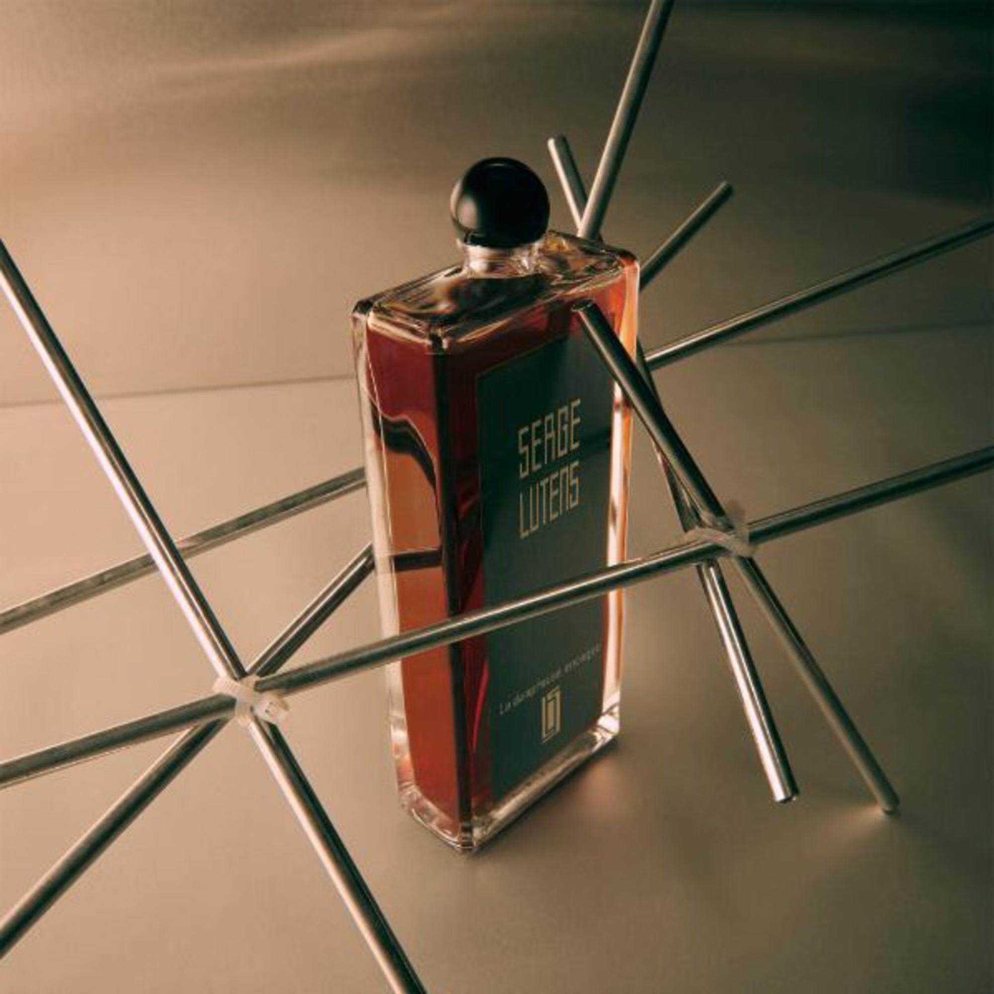 Serge Lutens La Dompteuse Encagee EDP