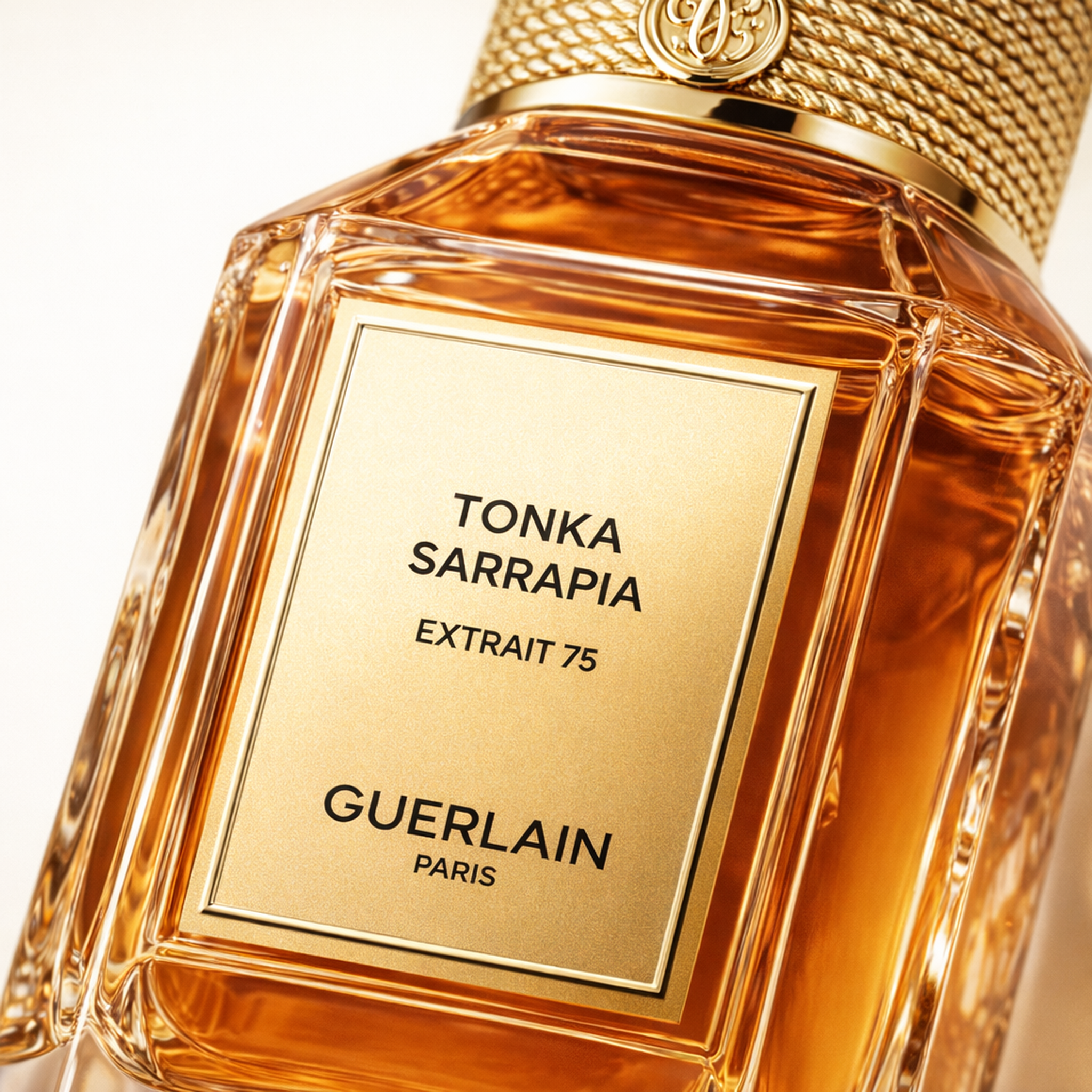 Guerlain L'art & la Matiere Tonka Sarrapia Extrait 75 Perfum macro label detail gallery showcase