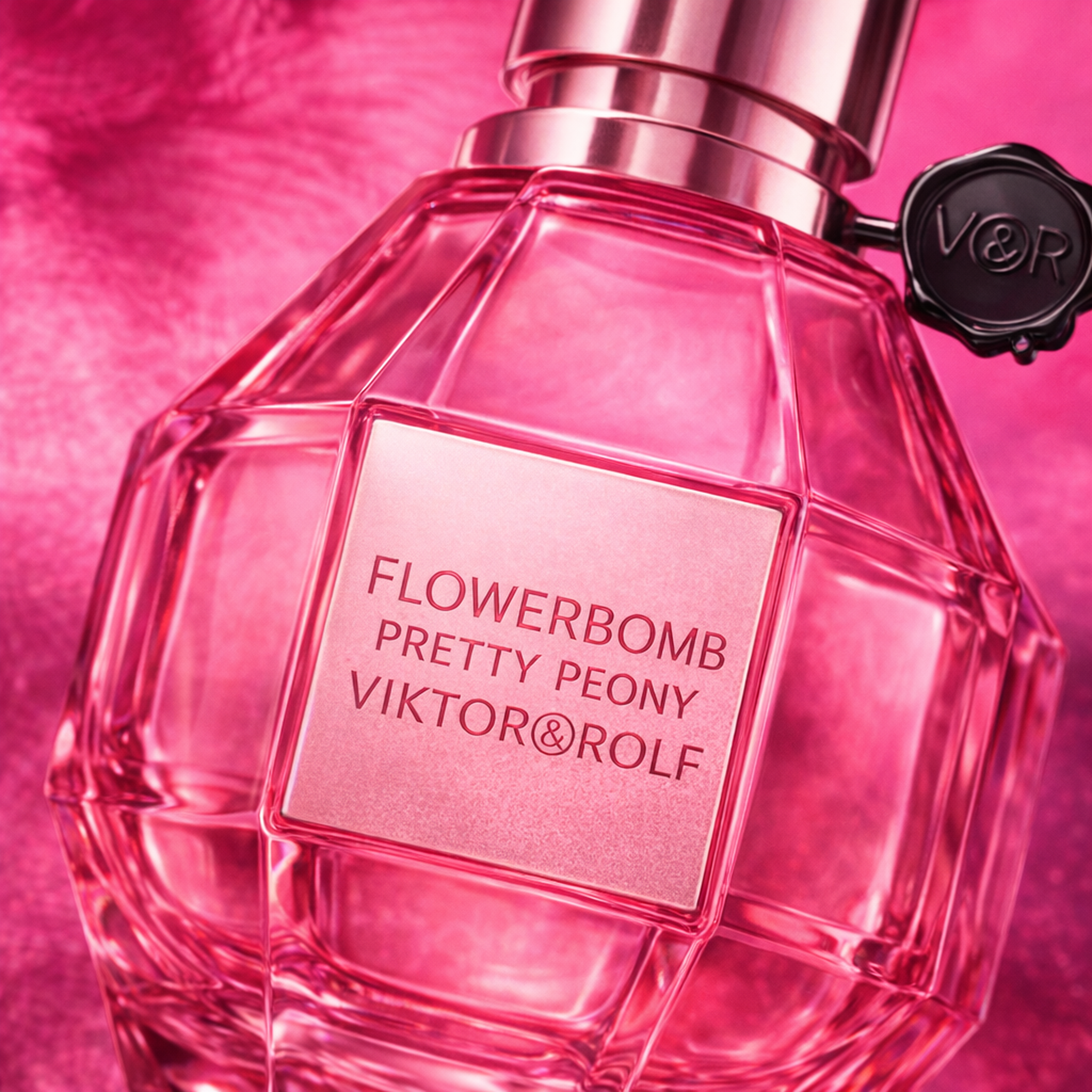 Viktor & Rolf Flowerbomb Pretty Peony EDP For Women macro label detail gallery showcase