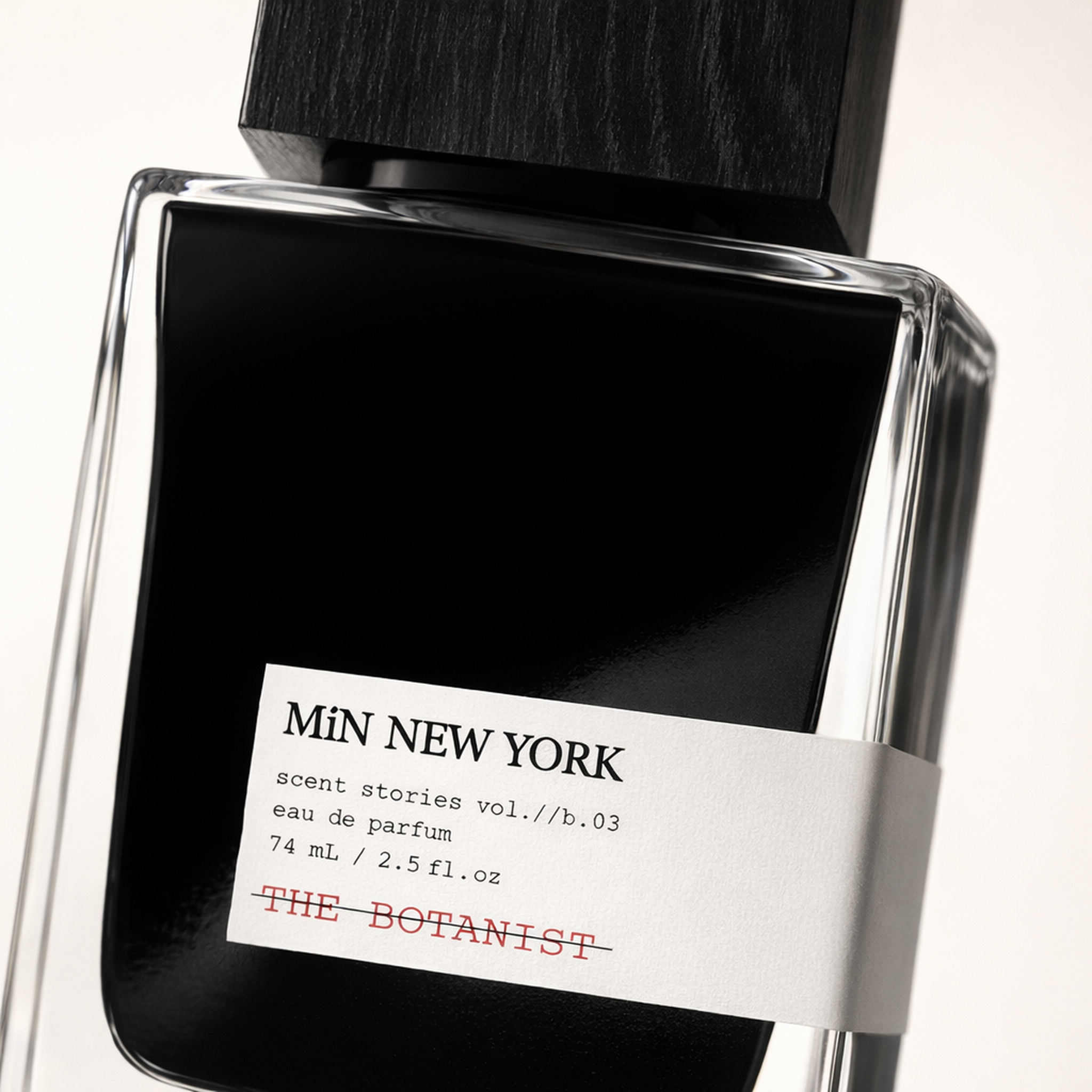 Min New York the Botanist Travel EDP macro label detail gallery showcase