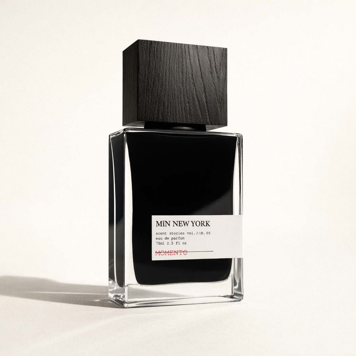 Min New York Momento Travel EDP low three-quarter hero gallery showcase